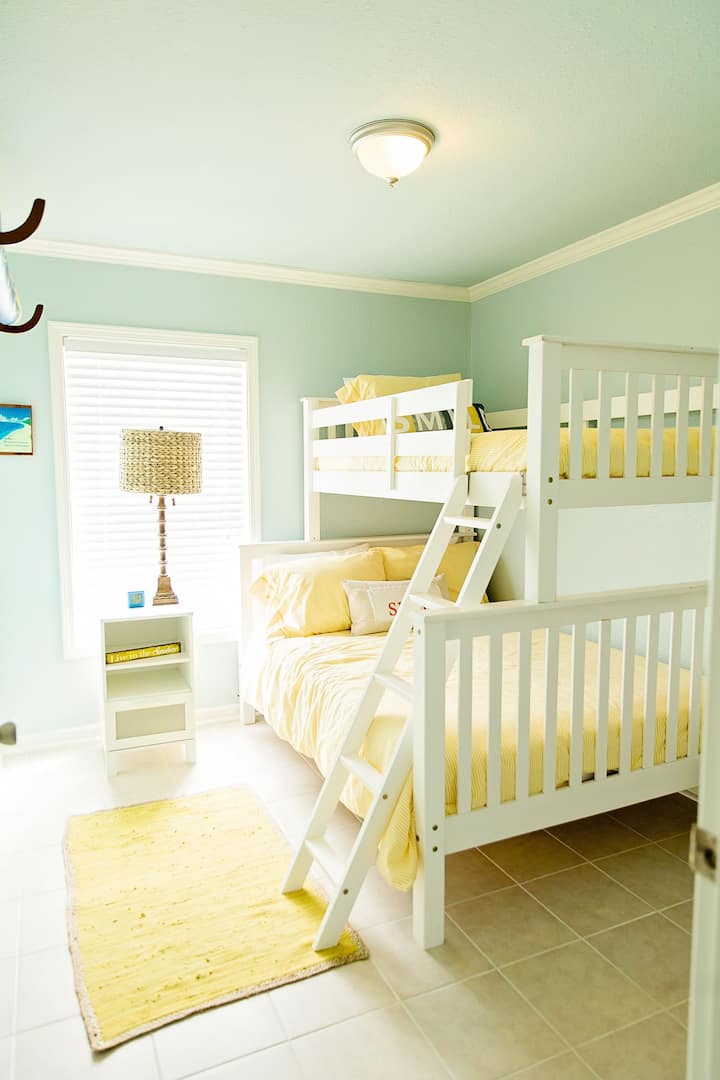 Bunk bed with a queen and a full!