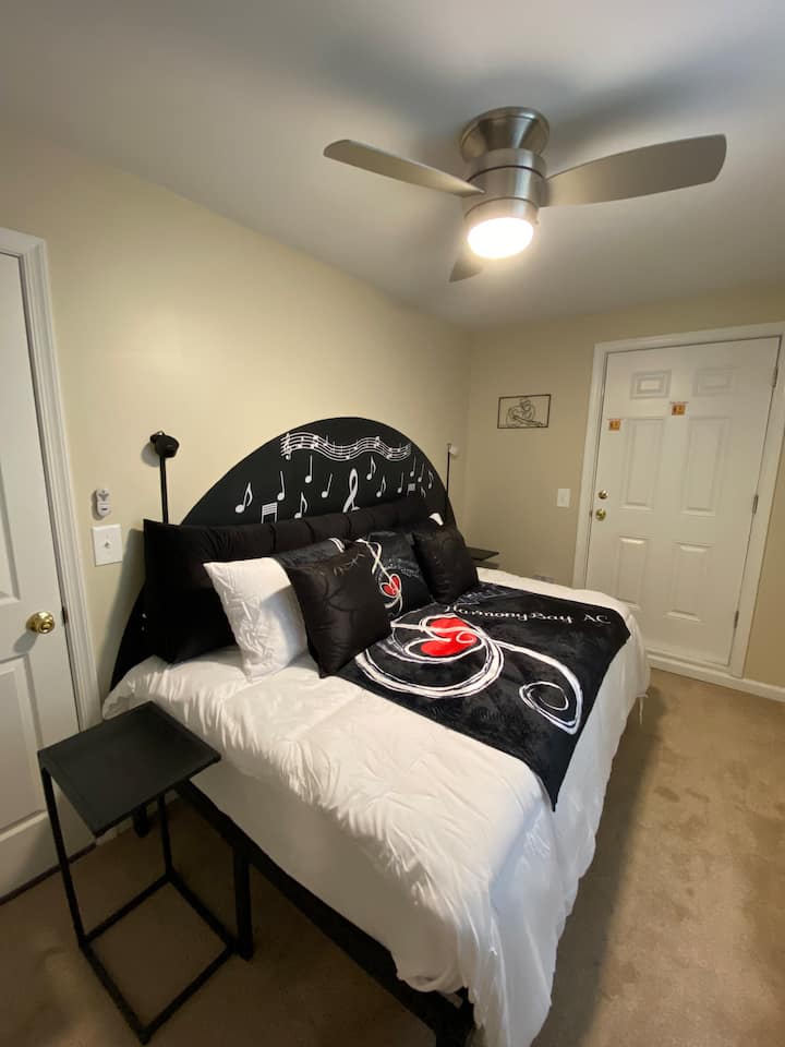 Full Bedroom