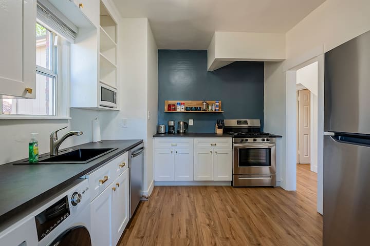 Walkable Downtown Stay*king Bed*sleeps 4*parking - Phoenix, AZ