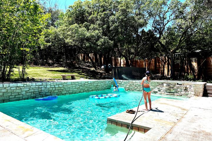 Austin / Lake Travis Get-a-way “ShebaCove” gallery image 3