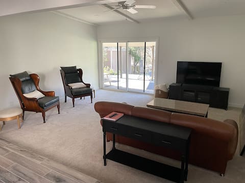 Successful Airbnb property: Kid-friendly, 3 Bedroom w/ Greenbelt Views in East Congress