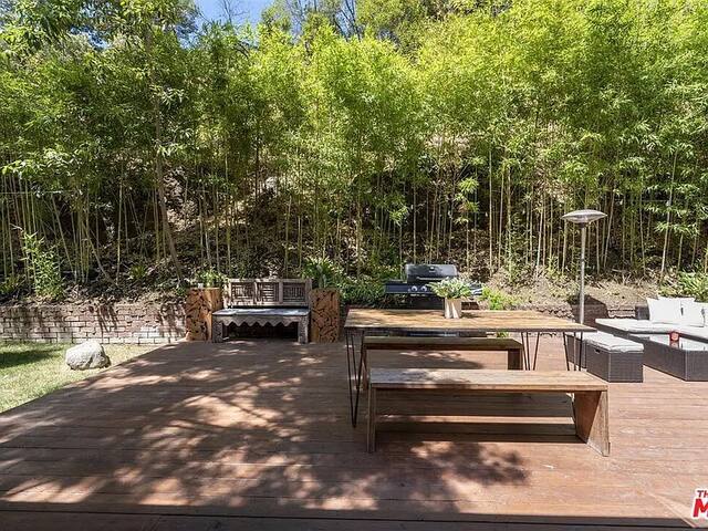 Villa Outpost in the Hollywood Hills gallery image 3