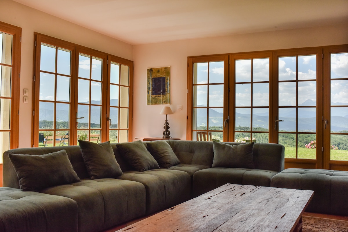 Successful Airbnb property: Peyrefitte gîte 15 people max in Ariège