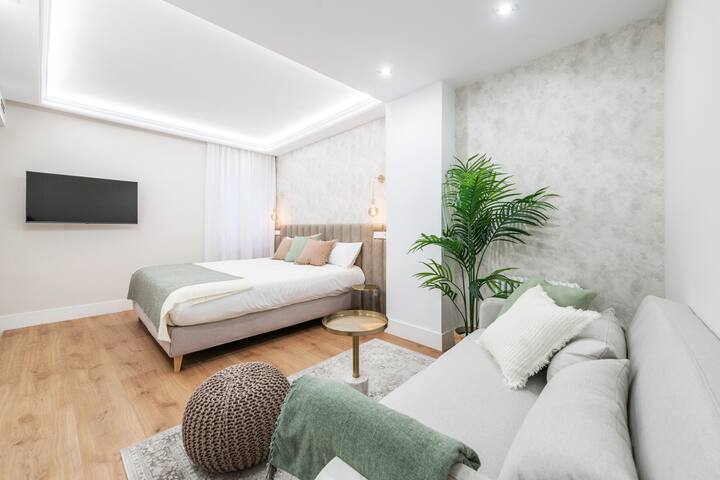 Modern Boho Chic Haven – Chueca gallery image 3