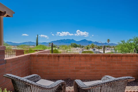 The mountain view is the thing at Vista Flamenco!