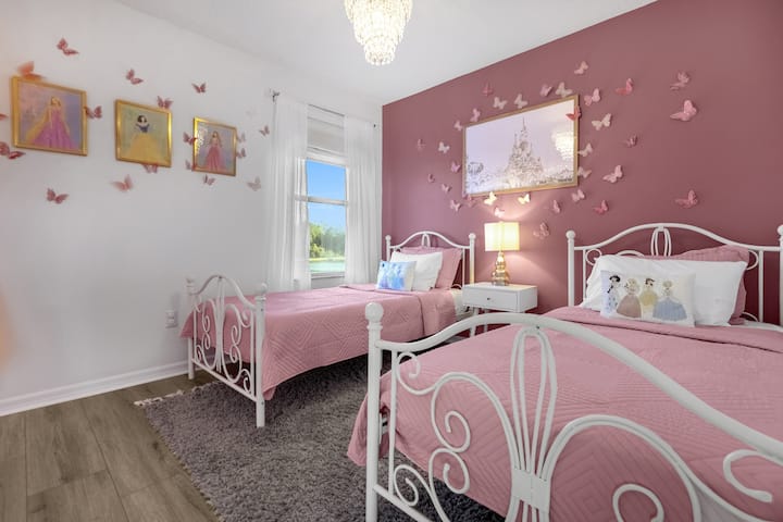 Equipped with 2 twin beds and princess decor. Closet has a smart TV and Princess costumes.