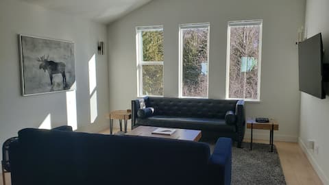 Successful Airbnb property: Modern Mountain Forest Escape BnB- Vernon BC in North Okanagan C