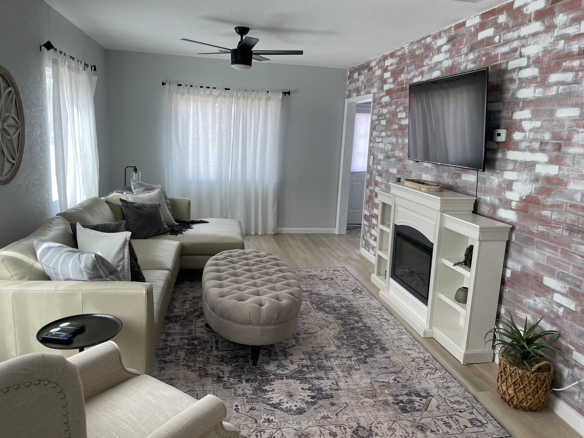 Easy Stay House