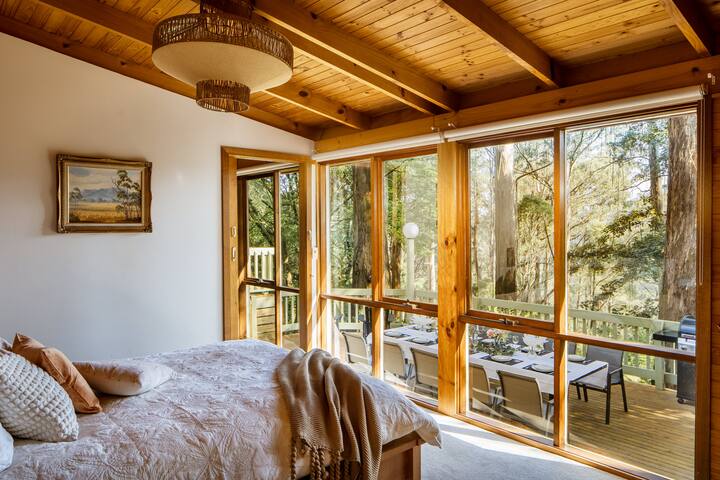 Seednest Treehouse | Forest & Mountain View gallery image 4