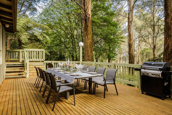 Seednest Treehouse | Forest & Mountain View gallery image 2