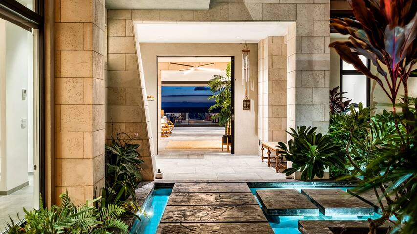 “Kona Kai Hale” Oceanfront Retreat, Private Pool gallery image 2