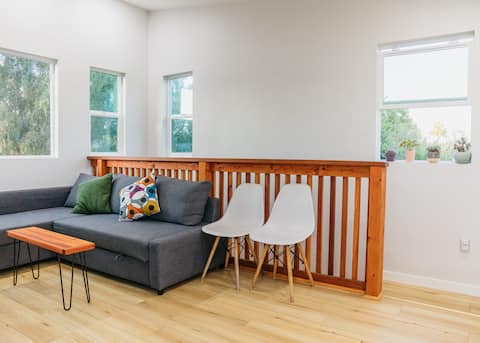 Top Airbnb: The Olivia Canyon Canary Cabana in Mid City:City Heights