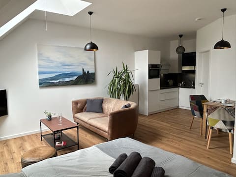 Leistungsstarkes Airbnb: Modern Boutique Apartment near Lister Platz in List