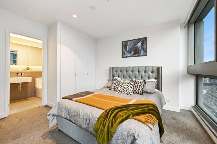 Lovely 3-bedroom in Central CBD gallery image 5