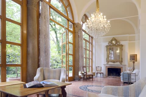 GuestHost - Certosa di Ferrara Wonderful Villa x12