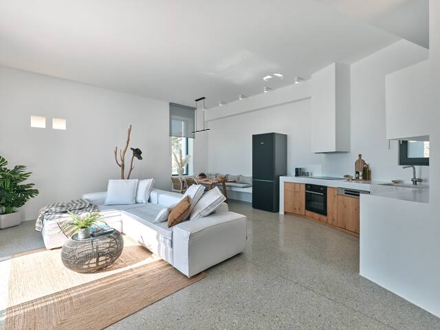 Olithos Lamda gallery image 5