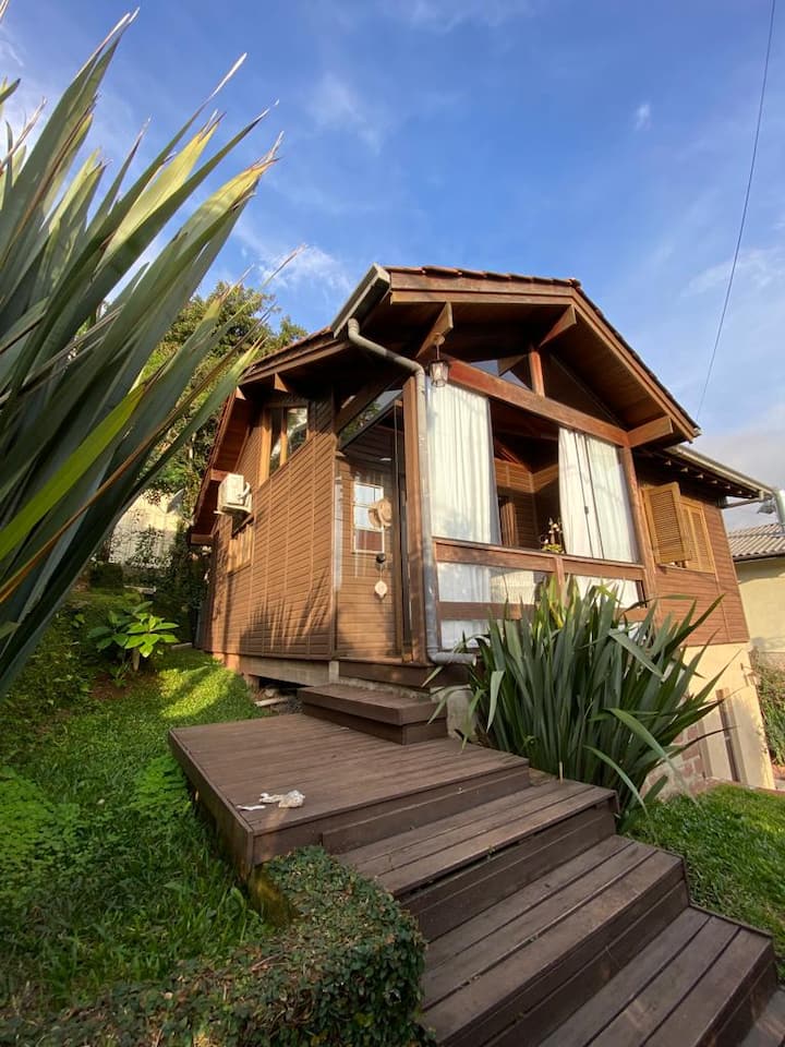 Beautiful house in Gramado 5min. from Centro! Houses for Rent in