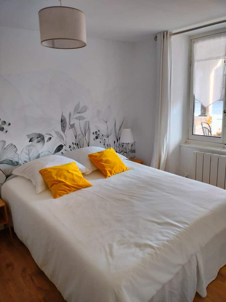 chambre lumineuse calme creuse