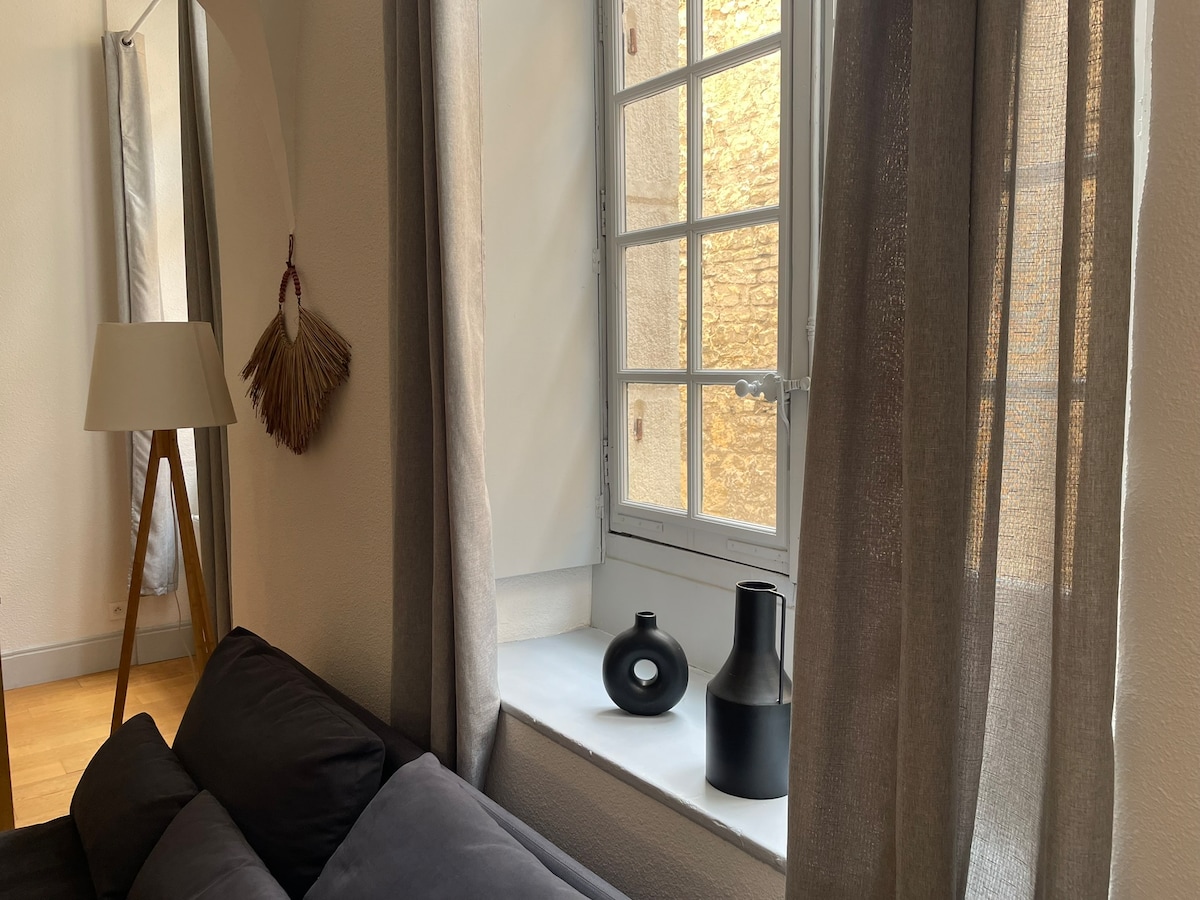 Annonce Airbnb populaire: The Priory à Dole