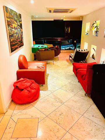 3 Bedrooms OCEANFRONt gallery image 2