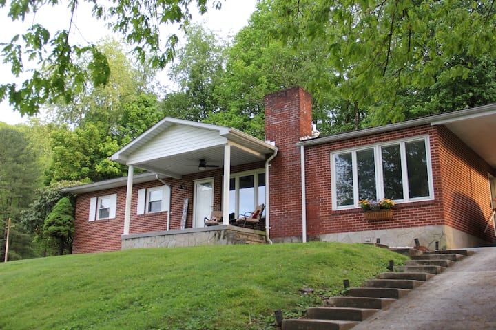 Clarksburg Places To Stay | Airbnb