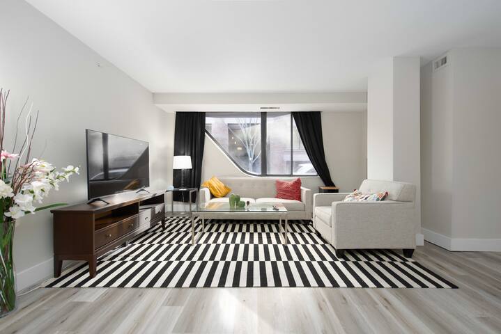 Private Georgetown Pied-A-Terre #3 gallery image 3