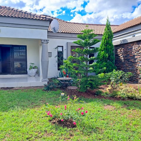 Xcess 3 bedroom house/ garage