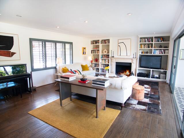 Hollywood Luxury at Outpost Estates Oasis w/Pool gallery image 3