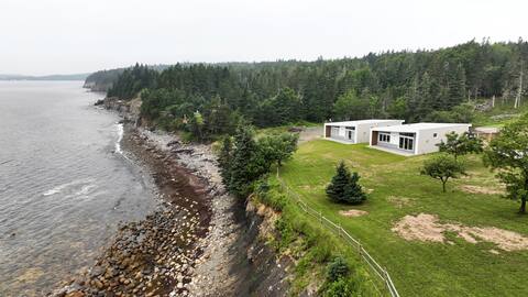 Luxury Oceanfront Cottage-Rose Bay, Lunenburg-#2/2