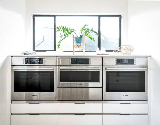 Breathtaking views + dream pool gallery image 5