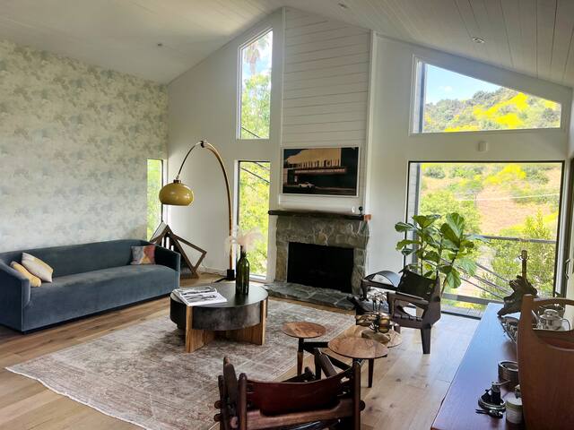 Breathtaking views + dream pool gallery image 3