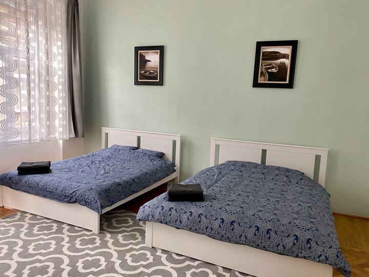 غرفة نوم #1 - 2 سرير (180 سم × 200 سم لكل منهما)