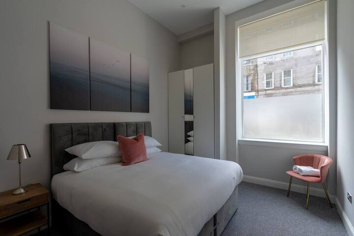 Luxury Nests – Old Town 1 gallery image 2