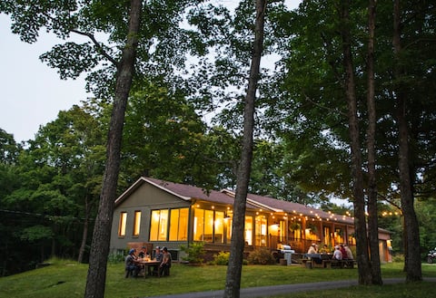 Ciel et Bois (see-el-eh-bwa) means ‘sky and woods’