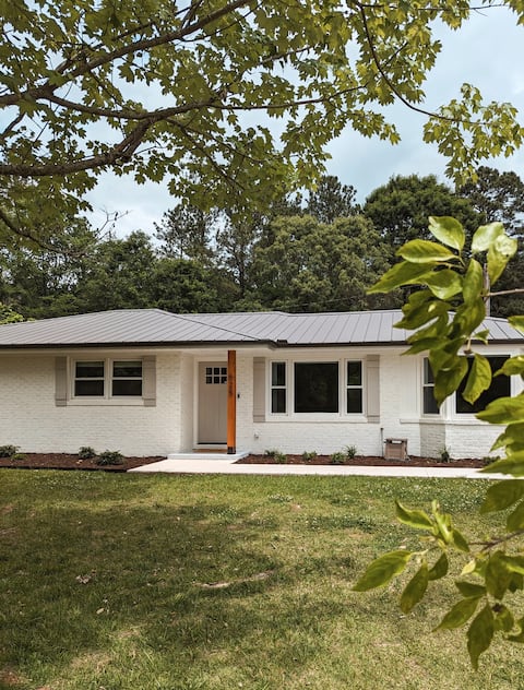 Peaceful Wellspring Cottage