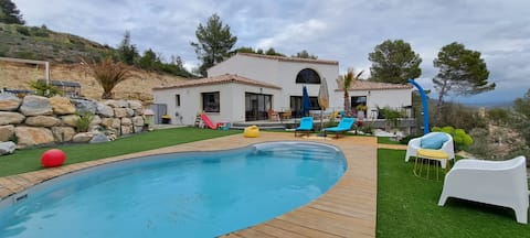 Villa: heated pool – spa – view. No parties