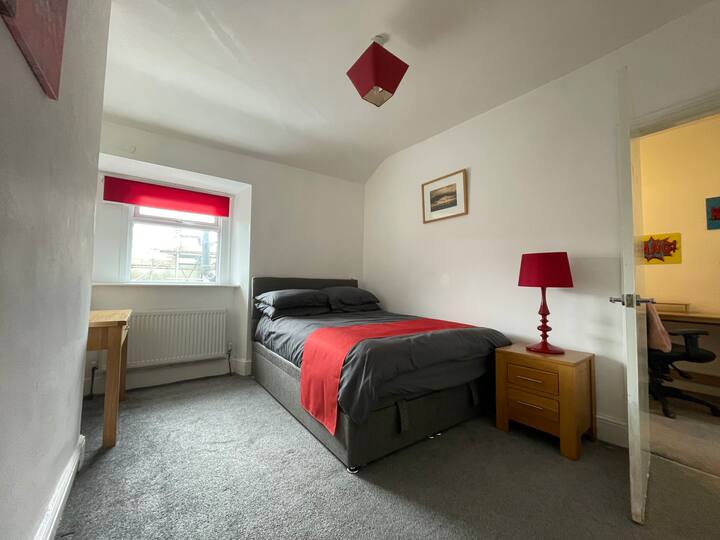 غرفة النوم 2