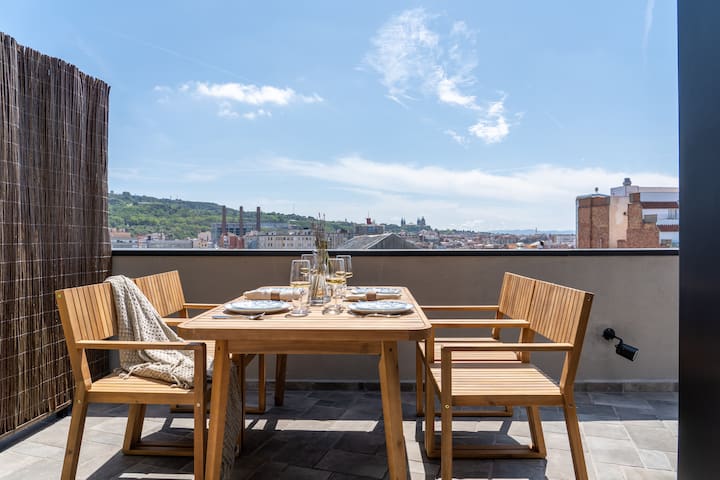 master La Rambla | 2 BR Apartment with Balcony