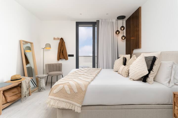 master La Rambla | 2 BR Apartment with Balcony gallery image 3