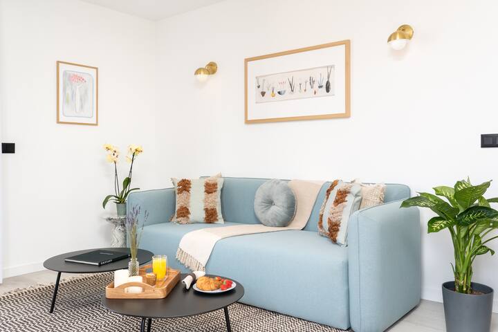 master La Rambla | 2 BR Apartment with Balcony gallery image 2