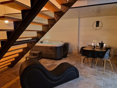 House with private hot tub