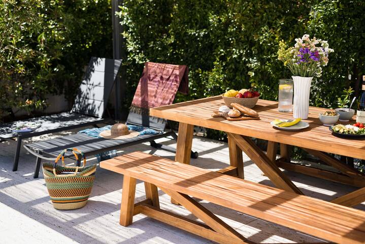 Relaxing home with pine trees, quiet garden & pool gallery image 2