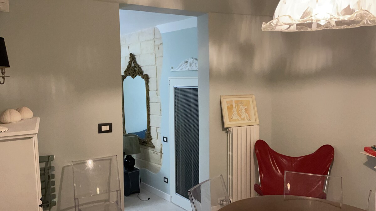 Anuncio de Airbnb popular: luxury residence historic center Lecce en Lecce