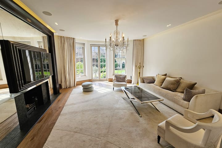 A 42 Green Street gallery image 2