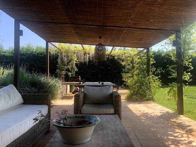 Casa de campo con jardín privado y piscina gallery image 5