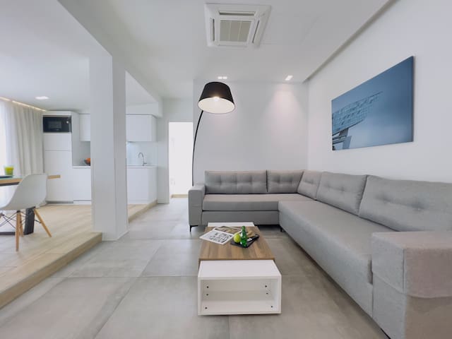 The Dazzling Glimpse Acropolis Suites 601