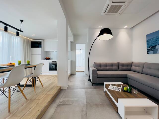 The Dazzling Glimpse Acropolis Suites 601