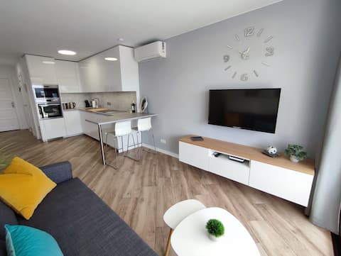 Popular Airbnb listing: Ocean & Pool Views Turquoise Apt, Puerto Santiago in Guía De Isora