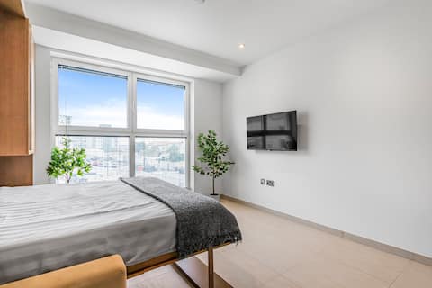 Sunset and sea at the Western suite & pool