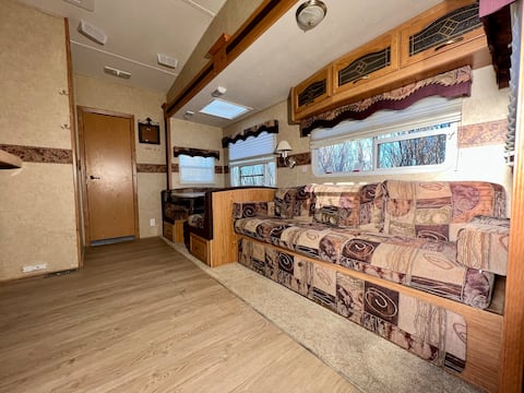 Popular Airbnb listing: Tranquil retreat -24 hours notice required in Lethbridge